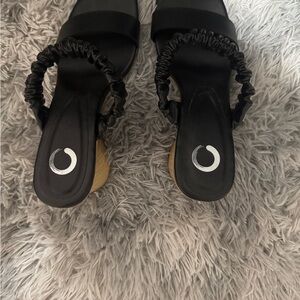 Elegant Black Women's Sandals with Ruched Strap